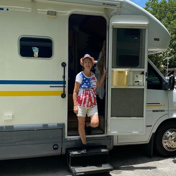 Meet your Posher, Ann - Picture 1 of 1